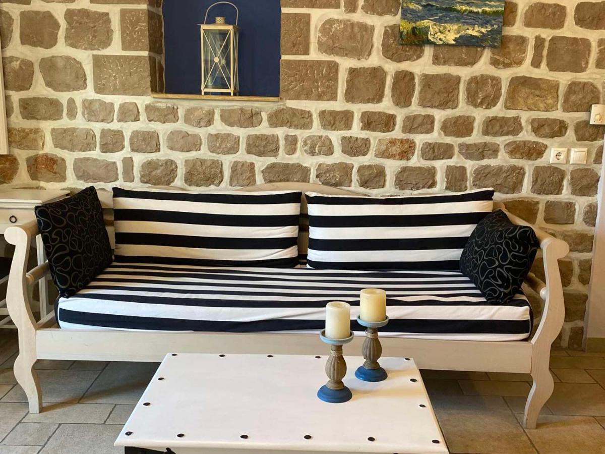 Myral Guesthouse ナフプリオ エクステリア 写真