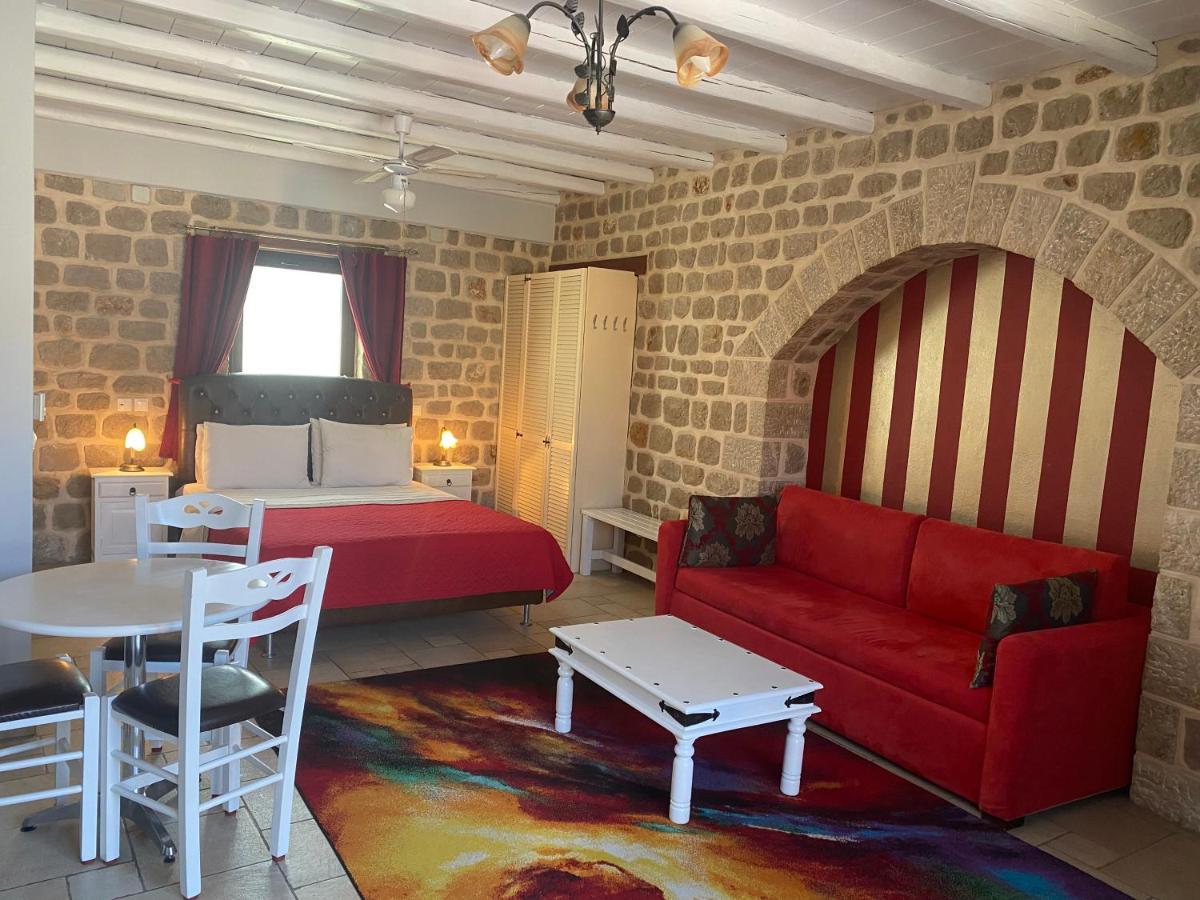 Myral Guesthouse ナフプリオ エクステリア 写真