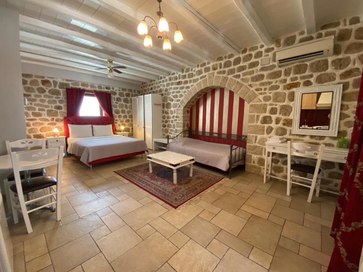 Myral Guesthouse ナフプリオ エクステリア 写真