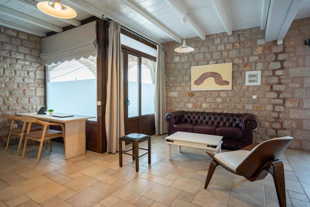 Myral Guesthouse ナフプリオ エクステリア 写真