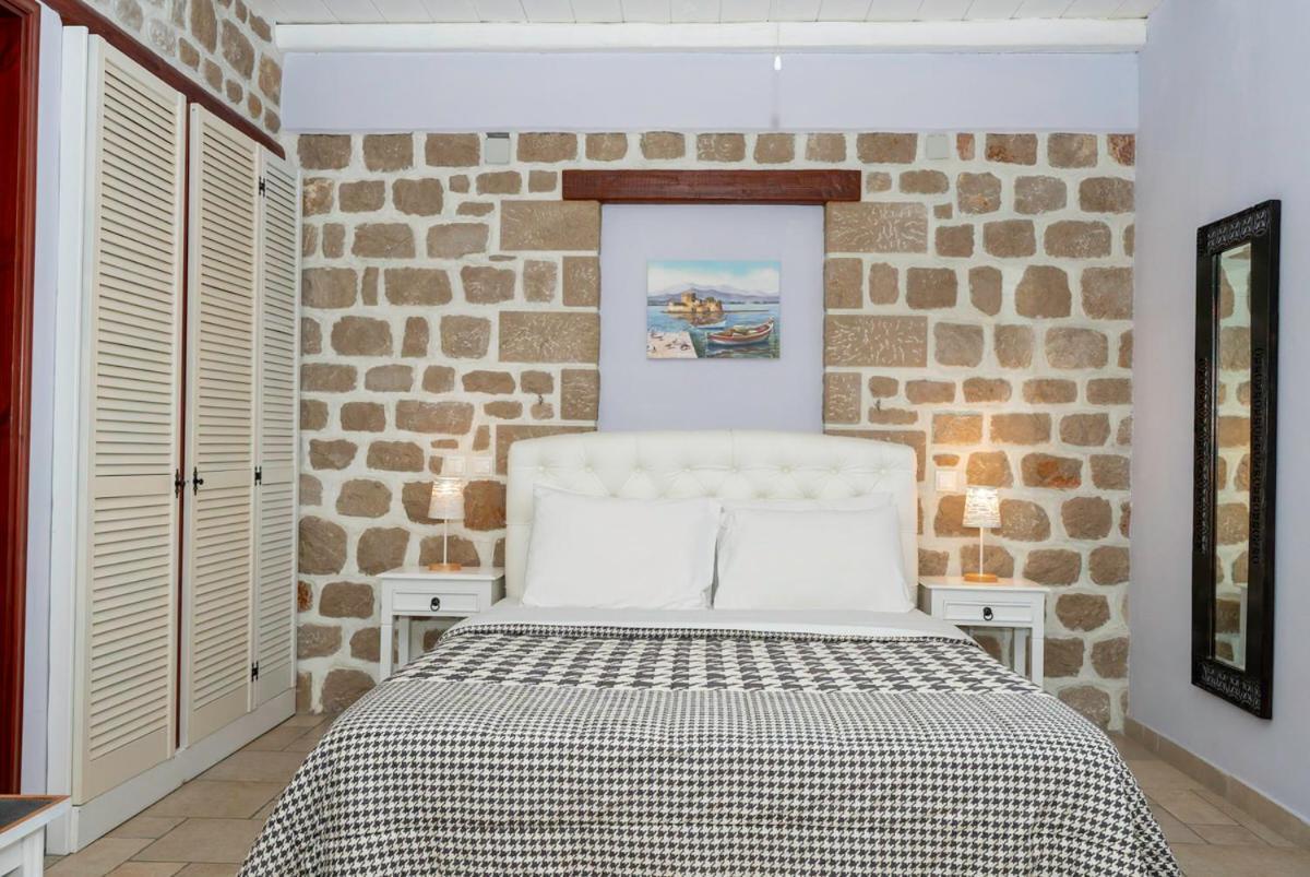 Myral Guesthouse ナフプリオ エクステリア 写真